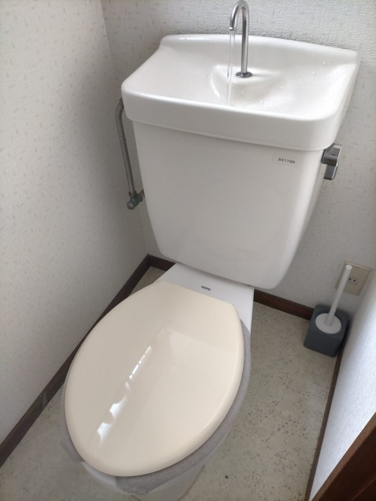 石巻市でトイレタンクの水漏れ修理を行いました。